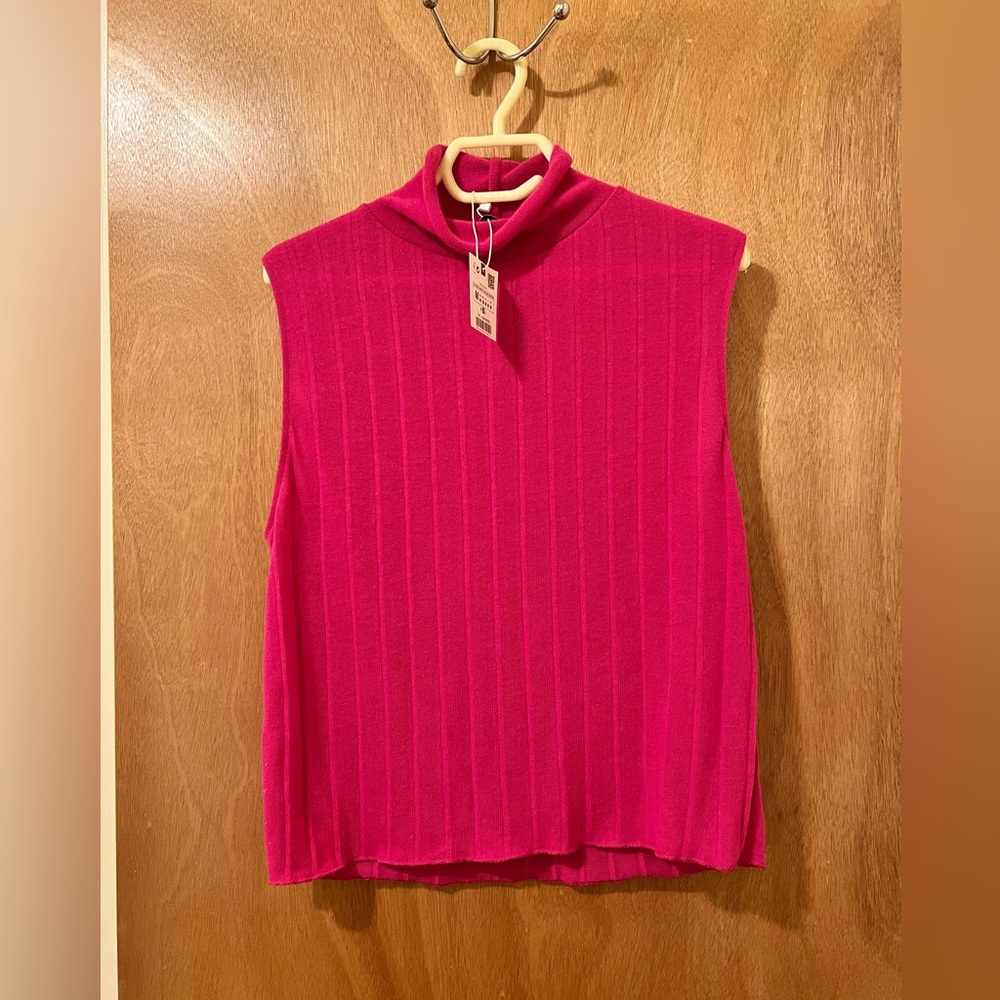 NWT ZARA LIGHT SLEEVELESS TURTLE NECK